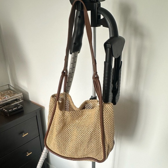 Straw tote - Picture 1 of 3